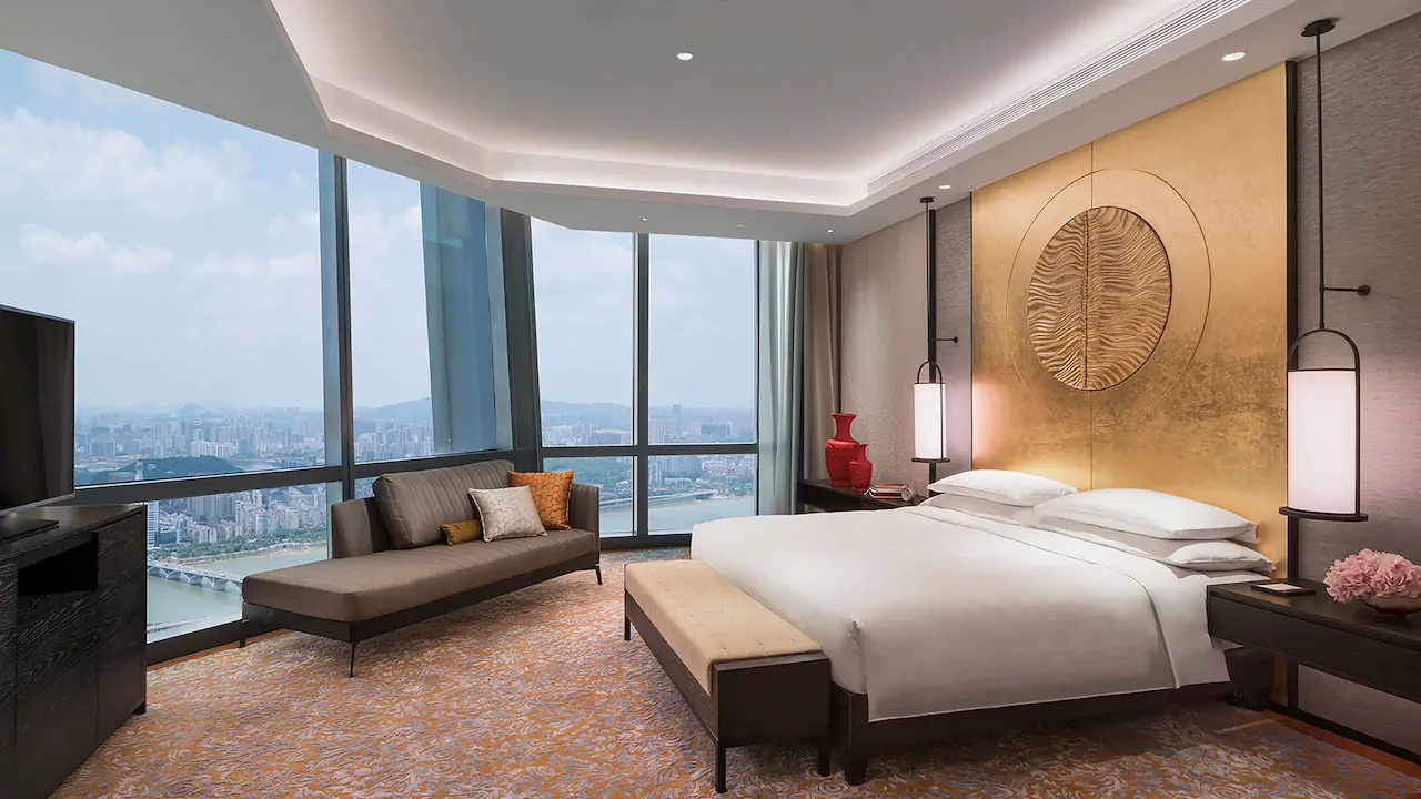 Grand-Hyatt-Changsha-P001-Grand-Executive-Suite-Bedroom.16x9.webp.jpg
